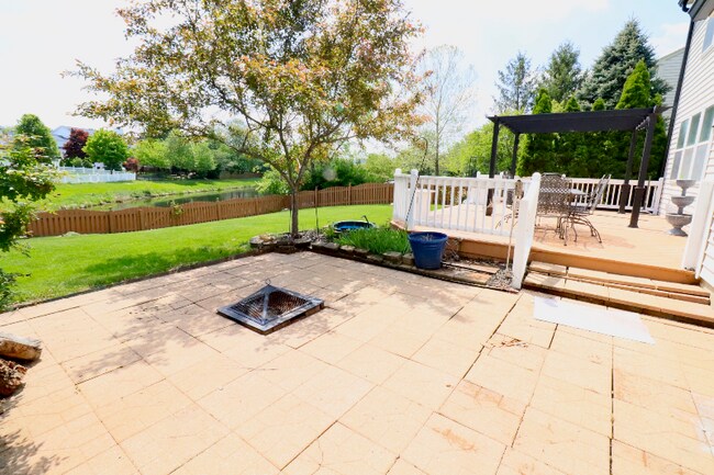 Building Photo - 12115 Flagstone Dr