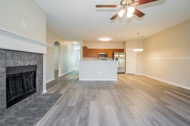 Building Photo - 1106 Longhorn Ln