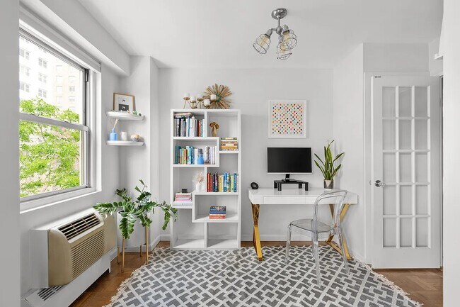 Foto del edificio - 79 W 12th St