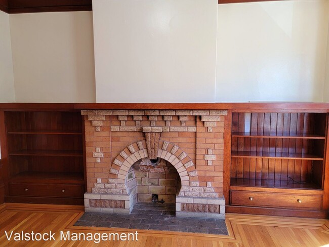 Building Photo - 3 br, 1 bath House - 909 Guerrero