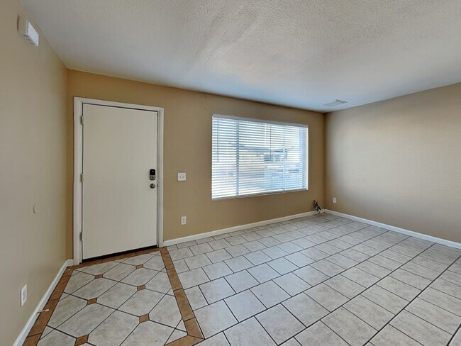Building Photo - 3007 N 87th Ave