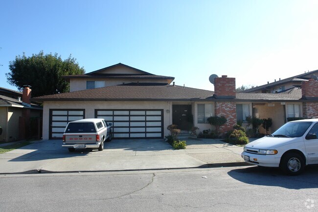 Foto del edificio - 1134 Oakmont Drive Apartments