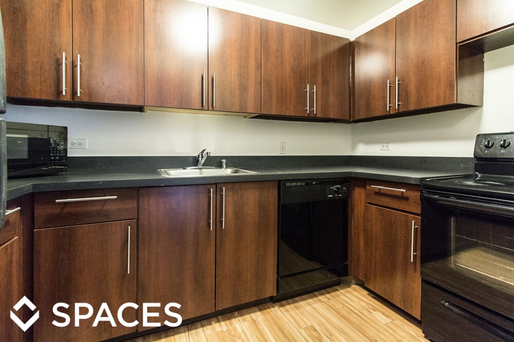 Primary Photo - 1111 N Dearborn St