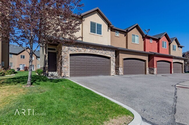 Foto del edificio - Outstanding Townhome In The Villas (PG) Co...