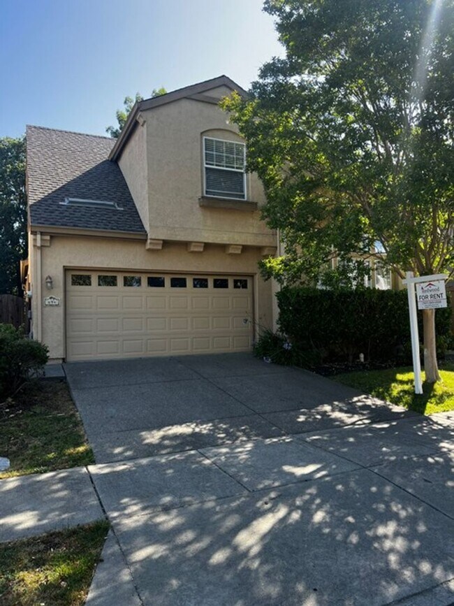Foto del edificio - Desired Two Story 3 Bedroom 2.5 Bath Petal...