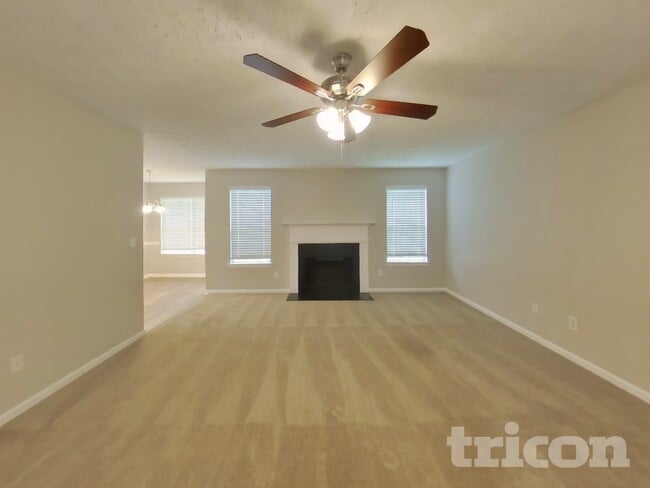 Building Photo - 4421 Gladewood Run