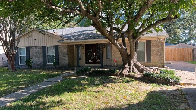 Building Photo - 9607 Crail Dr
