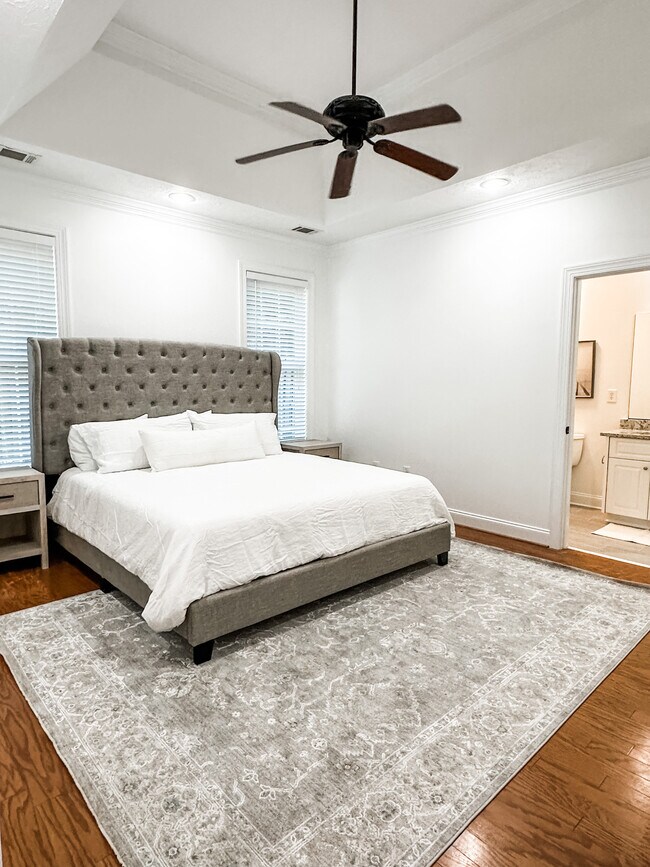 Master Bedroom - King - 828 Mayo Ln
