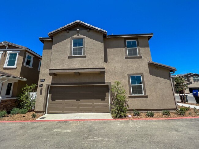 Foto del edificio - 2023 Built 3 bedroom Home with Solar in Te...