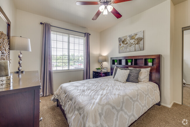 2BR, 2BA - 957SF - Bedroom - Sheridan Pond