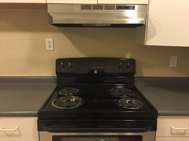 Foto del edificio - 446 Thistle Dr