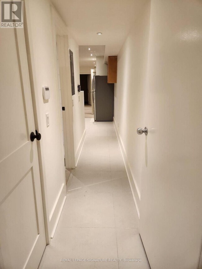 Photo du bâtiment - 189 Cowan Ave