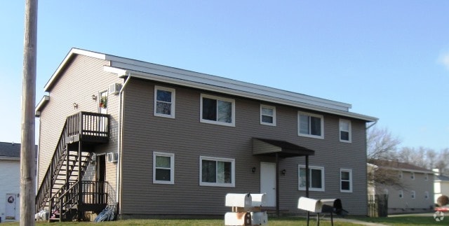 Building Photo - 1500 Ensign Dr