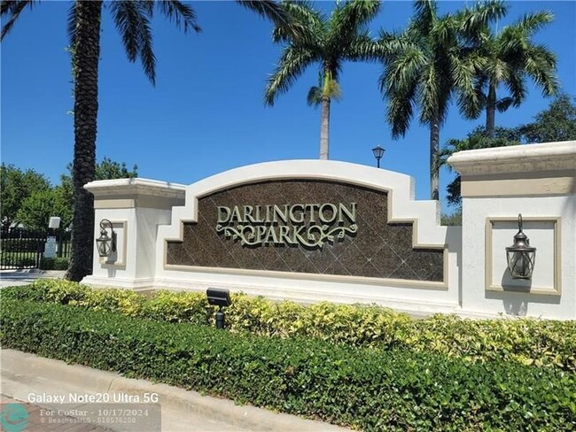 Foto del edificio - 9706 Darlington Pl