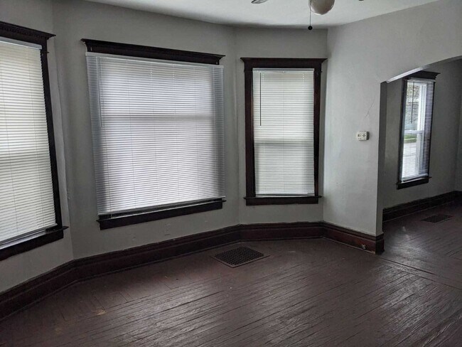 Foto del edificio - 1023 Washington Ave