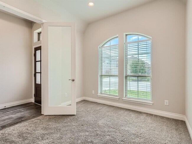 Building Photo - 2617 Franciscana Way