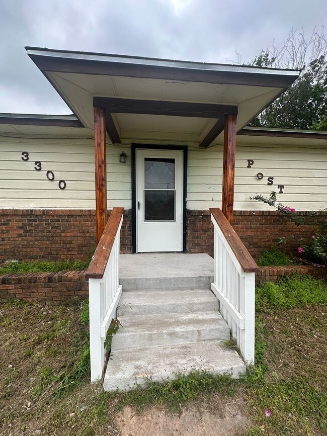 Photo - 4 Bed, 2 Bath, 2 dInng, 2 Living House