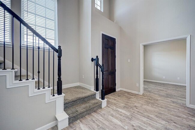 Foto del edificio - 28011 Langsdale Ct