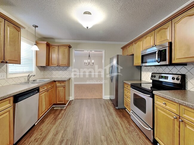 Foto del edificio - 6217 Highland Brook Dr