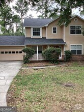 Building Photo - 209 Hallowes Dr