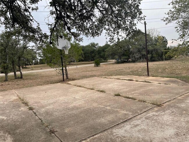 Building Photo - 210 Oak Springs Dr