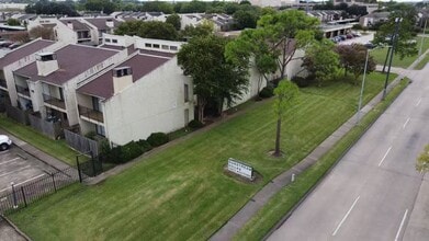 Building Photo - 10075 Westpark Dr
