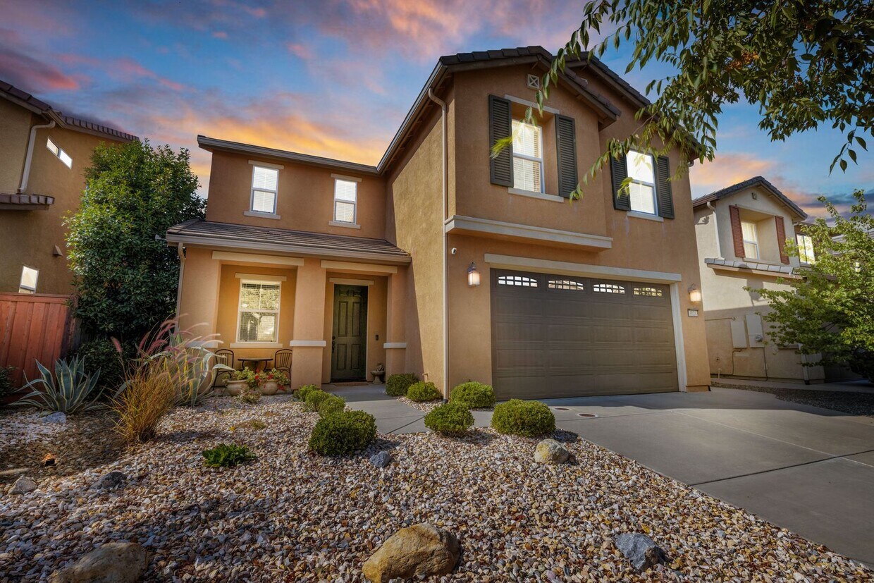 Primary Photo - 4024 Weathervane Way