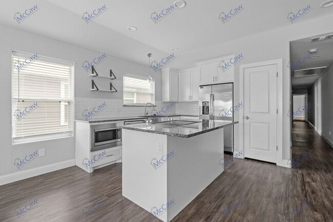 Building Photo - 806 N Broughton St