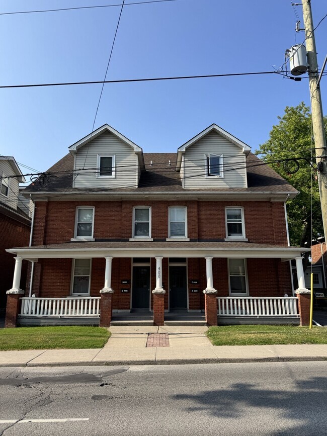 Building Photo - 400 Brock St