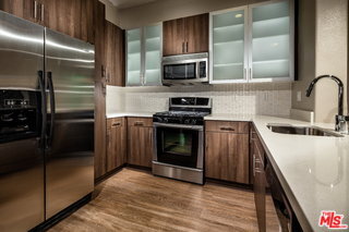Foto del edificio - 1040 Glendon Ave