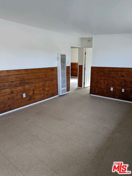 Building Photo - 13938 Sarah St