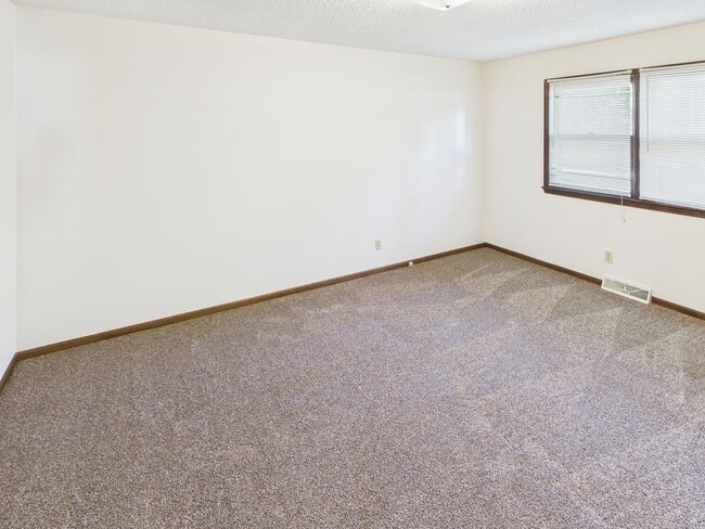 Building Photo - 205 N Charles St
