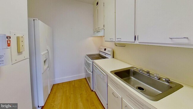 Foto del edificio - 4101 Cathedral Ave NW