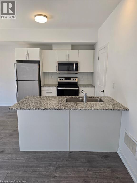 Building Photo - 205 W Oak Trl