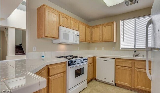 Building Photo - 7296 Larix Rd