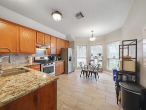 Building Photo - 4006 Raspberry Ct