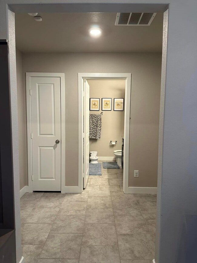 Building Photo - 9325 Ratliff Rdg