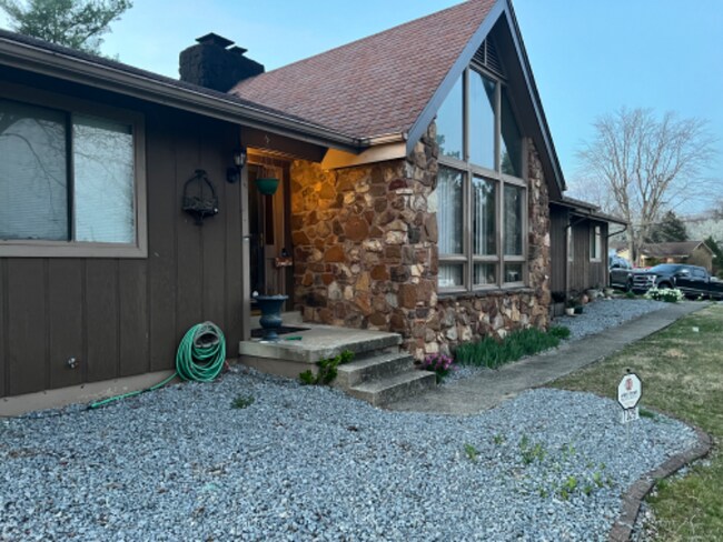 Building Photo - 1029 David Ct