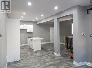 Building Photo - 24 Avalon Pl