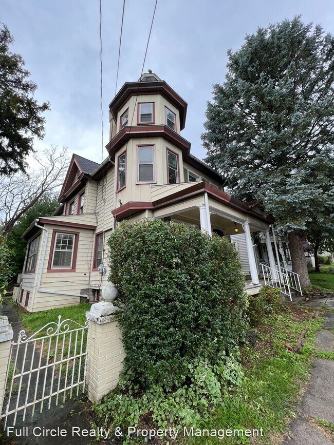 Building Photo - 5 br, 1.5 bath House - 12 2nd Street