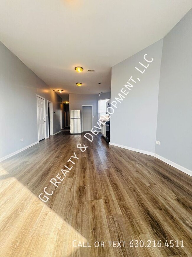 Foto del edificio - *** 3RD FLOOR UNIT / PET FRIENDLY / APPL I...