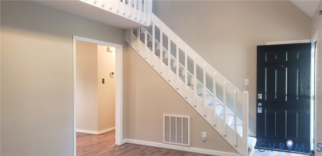 Foto del edificio - 7166 Full Rack Dr