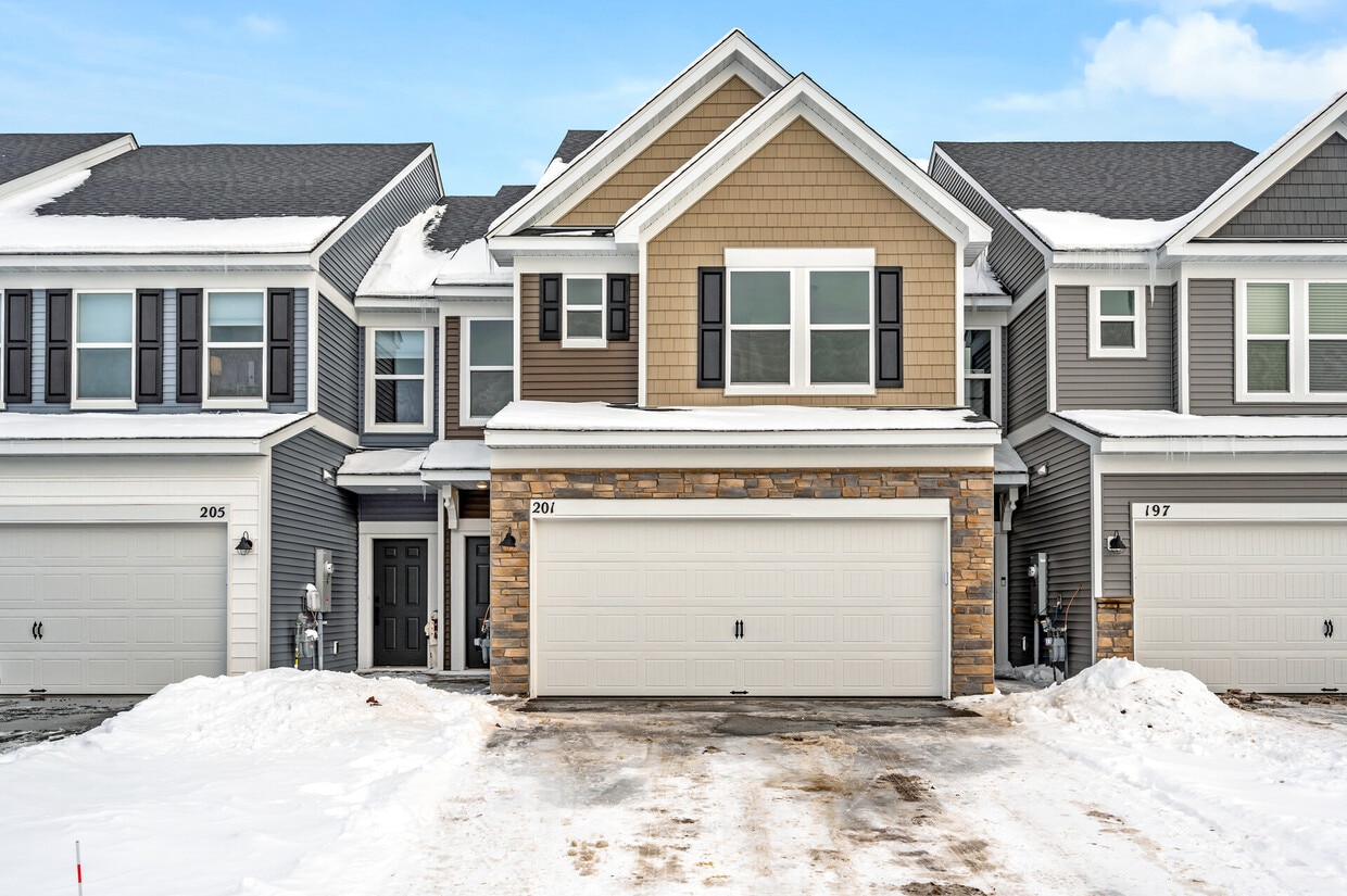 201 Junco Rd N, Lake Elmo, MN 55042 Townhome Rentals in Lake Elmo MN