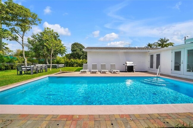 Photo - 18280 NE 8th Ave House