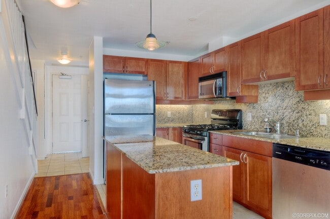 Building Photo - Stunning Two-Story Treo Residence in Littl...