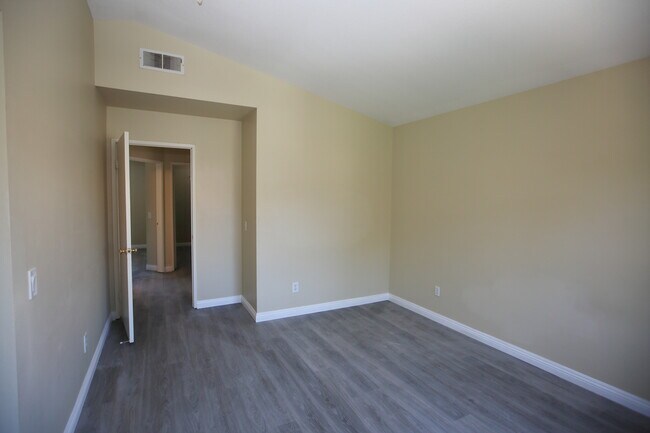 Foto del edificio - 42084 Orange Blossom Dr