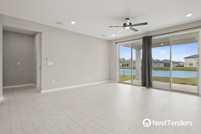 Building Photo - Just off the Island in Fernandina!