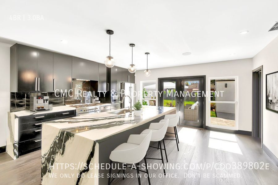 Primary Photo - Luxury 4 Bedroom, 3 Bathroom Home in Lakew...