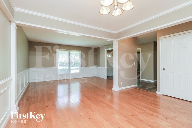 Foto del edificio - 3598 Whispering Woods Dr