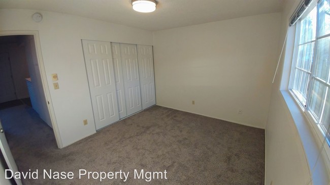Building Photo - 12870 SW Allen Blvd
